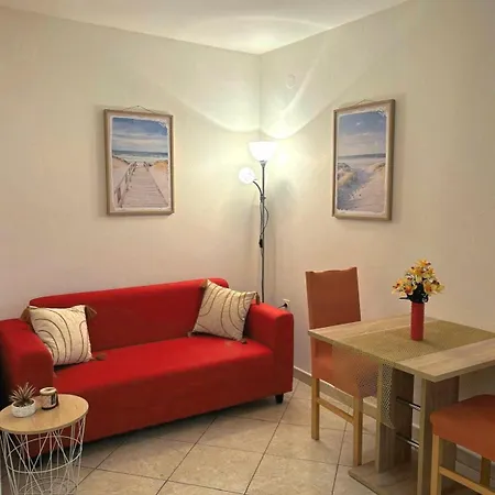 아파트 Apartment